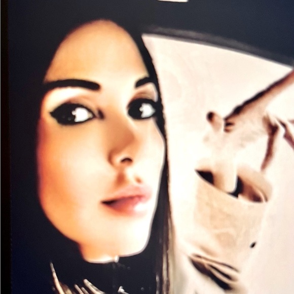 Meet your Posher, Lizzy - Picture 2 of 2